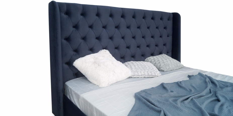 Мебель для спальни классическая кровать с пикваным изголовьем